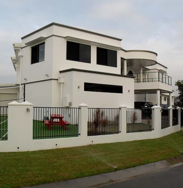 Beautiful white house — Wilkinson Homes Pty Ltd in Annandale, QLD